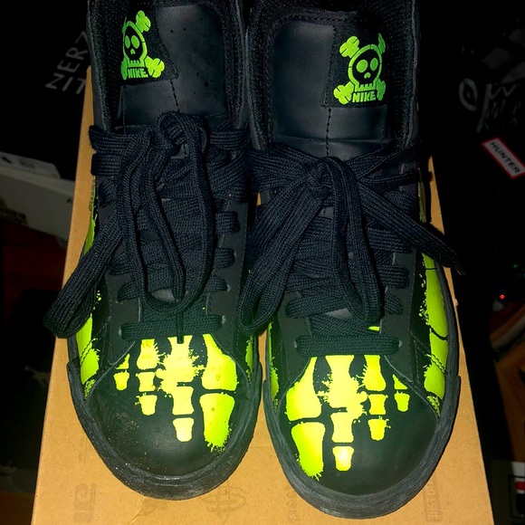 Nike Shoes - Glow in the dark Nike sneakers Women’s size 6.5